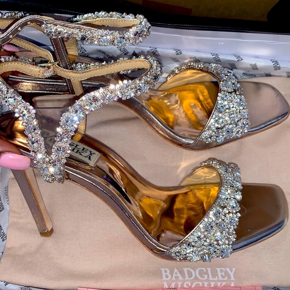 Badgley Mischka champagne heels